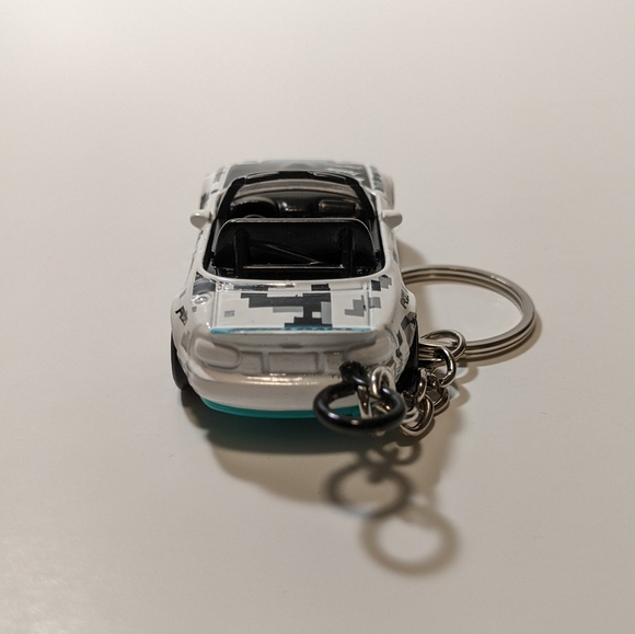 Mazda Miata MX5 NA Custom Keychain Hot Wheels - Picture 4 of 5